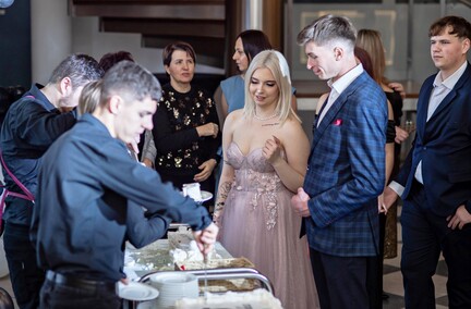 \"Studniówkę ma się tylko raz w życiu\"