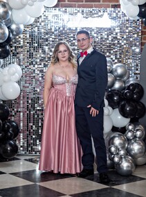 \"Studniówkę ma się tylko raz w życiu\"