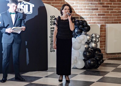 \"Studniówkę ma się tylko raz w życiu\"