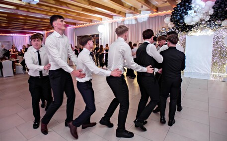 Studniówka IV LO. „Bądźcie najlepszą wersją siebie w przyszłości”