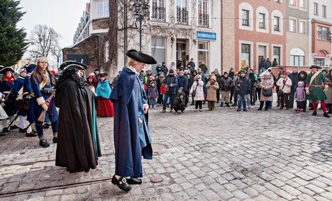 \"Nie zrozumiemy współczesności, nie znając historii\"