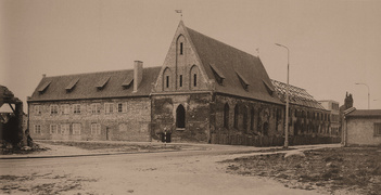 Biblioteka Elbląska. Skrzyżowanie ulicy Wigilijnej i Zamkowej.