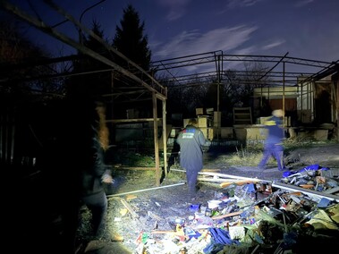 Po zmroku jeździli po mieście, licząc i pomagając bezdomnym