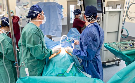 Elbląscy lekarze operują z robotem