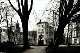 Tezeusz w parku Traugutta