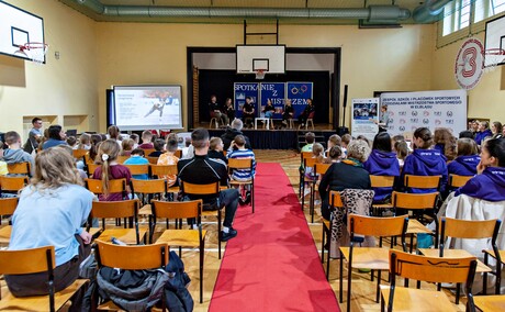 Olimpijczycy przepytani przez uczniów