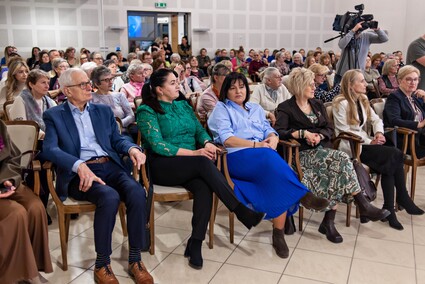 Przemoc zaczyna się po cichu