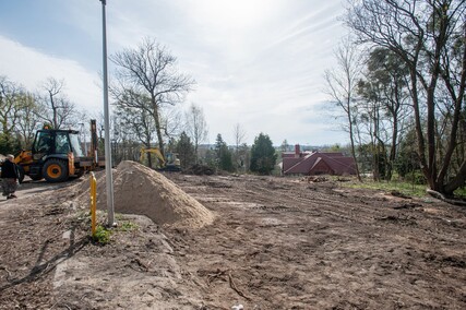 Przebudowują parking przy Bema