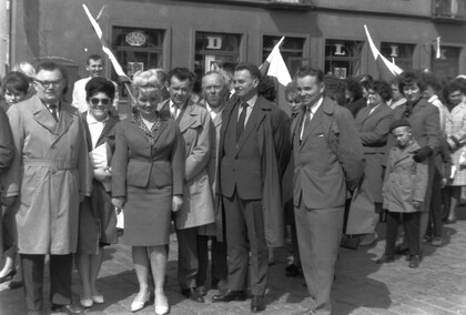 W pierwszomajowym pochodzie (w obiektywie Henryka Myślińskiego)