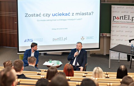 Młodzież debatowała z prezydentem o tym, czy warto zostać w Elblągu