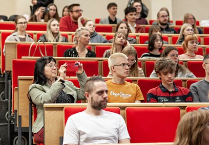 Młodzież debatowała z prezydentem o tym, czy warto zostać w Elblągu