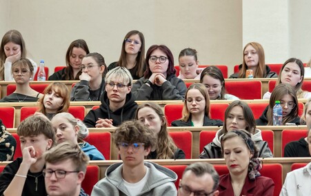 Młodzież debatowała z prezydentem o tym, czy warto zostać w Elblągu