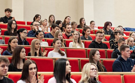Młodzież debatowała z prezydentem o tym, czy warto zostać w Elblągu