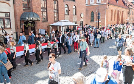 Biało-czerwony marsz przeszedł przez Stare Miasto
