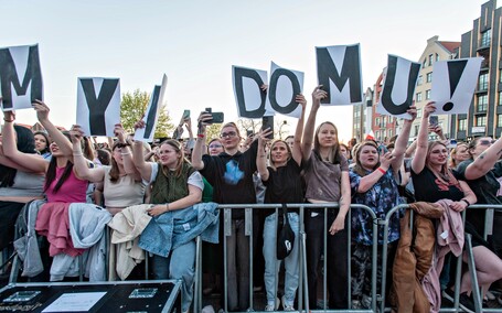 Dawid Kwiatkowski zaśpiewał przed katedrą