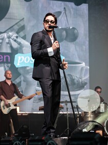 Dawid Kwiatkowski zaśpiewał przed katedrą