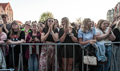 Dawid Kwiatkowski zaśpiewał przed katedrą
