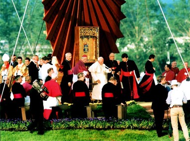 Papież na lotnisku (w obiektywie Henryka Myślińskiego)