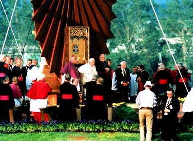 Papież na lotnisku (w obiektywie Henryka Myślińskiego)