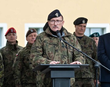 Wielonarodowa dywizja z nowym dowódcą