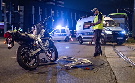 Citroenem uderzył w motocyklistę