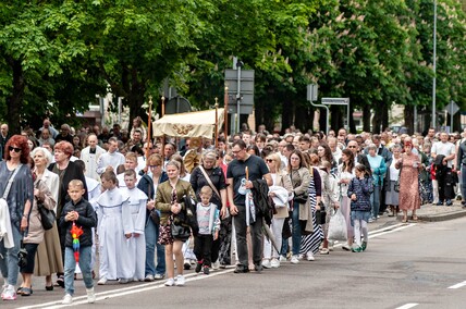 Boże Ciało.10 procesji przez miasto