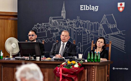 Prezydent z wotum zaufania  i absolutorium