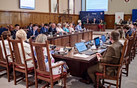 Prezydent z wotum zaufania  i absolutorium