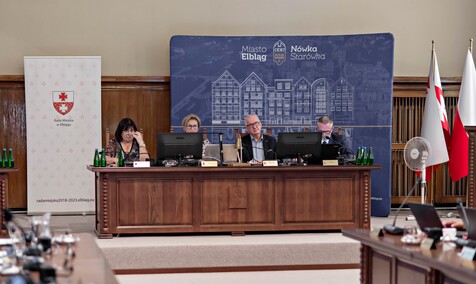 Prezydent z wotum zaufania  i absolutorium