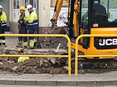 Z sieci ulatniał się gaz. Wjazd na Słoneczną zamknięty