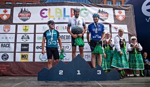Ścigali się na szosie i rolkach. Road Race w Elblągu