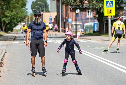 Ścigali się na szosie i rolkach. Road Race w Elblągu