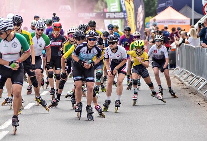 Ścigali się na szosie i rolkach. Road Race w Elblągu