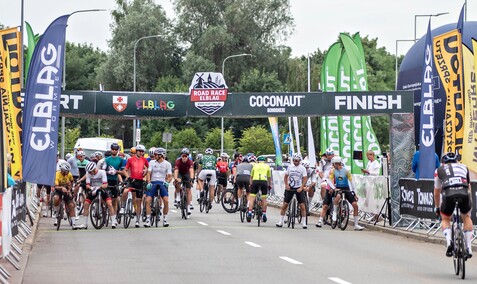 Ścigali się na szosie i rolkach. Road Race w Elblągu