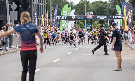 Ścigali się na szosie i rolkach. Road Race w Elblągu