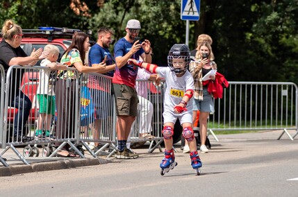 Ścigali się na szosie i rolkach. Road Race w Elblągu