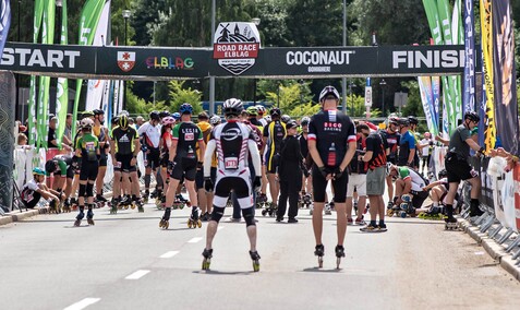 Ścigali się na szosie i rolkach. Road Race w Elblągu