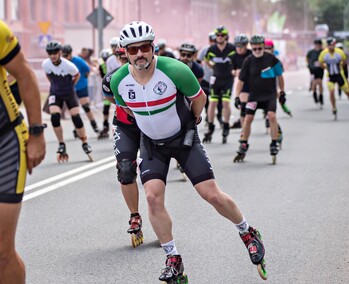 Ścigali się na szosie i rolkach. Road Race w Elblągu