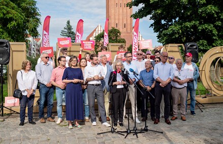 Lewica chwali się sukcesami podczas letniej trasy