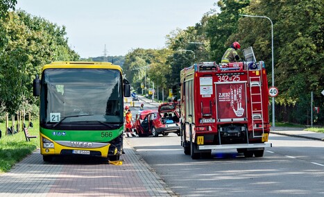 Zderzył się z miejskim autobusem