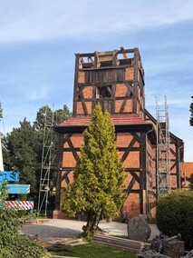 Tak zdjęli hełm z zabytkowej wieży