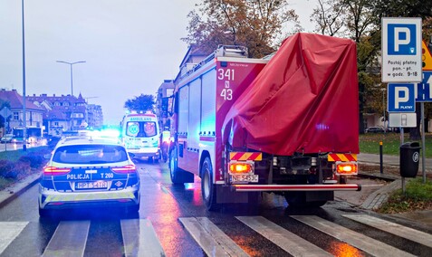 Zasłabł i wjechał w zaparkowane auta