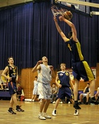 W memoriałowym pojedynku Lotos wygrał z Truso (koszykówka)