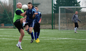 Niegościnni gospodarze (piłka nożna)