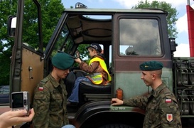 Czym jeżdżą żołnierze, policjanci i strażacy?