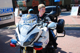 Czym jeżdżą żołnierze, policjanci i strażacy?