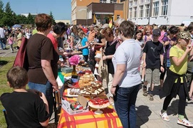 Z postaciami z bajek za pan brat