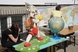 Z postaciami z bajek za pan brat