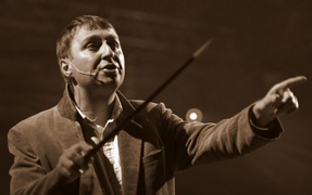 Chopin-elblążanin, kurze płucka i bolszewicy – czyli jak wyciągnięto nas z depresji