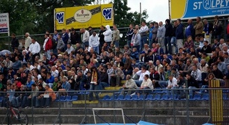 Bezbarwny lider uratował w Elblągu punkt (piłka nożna)